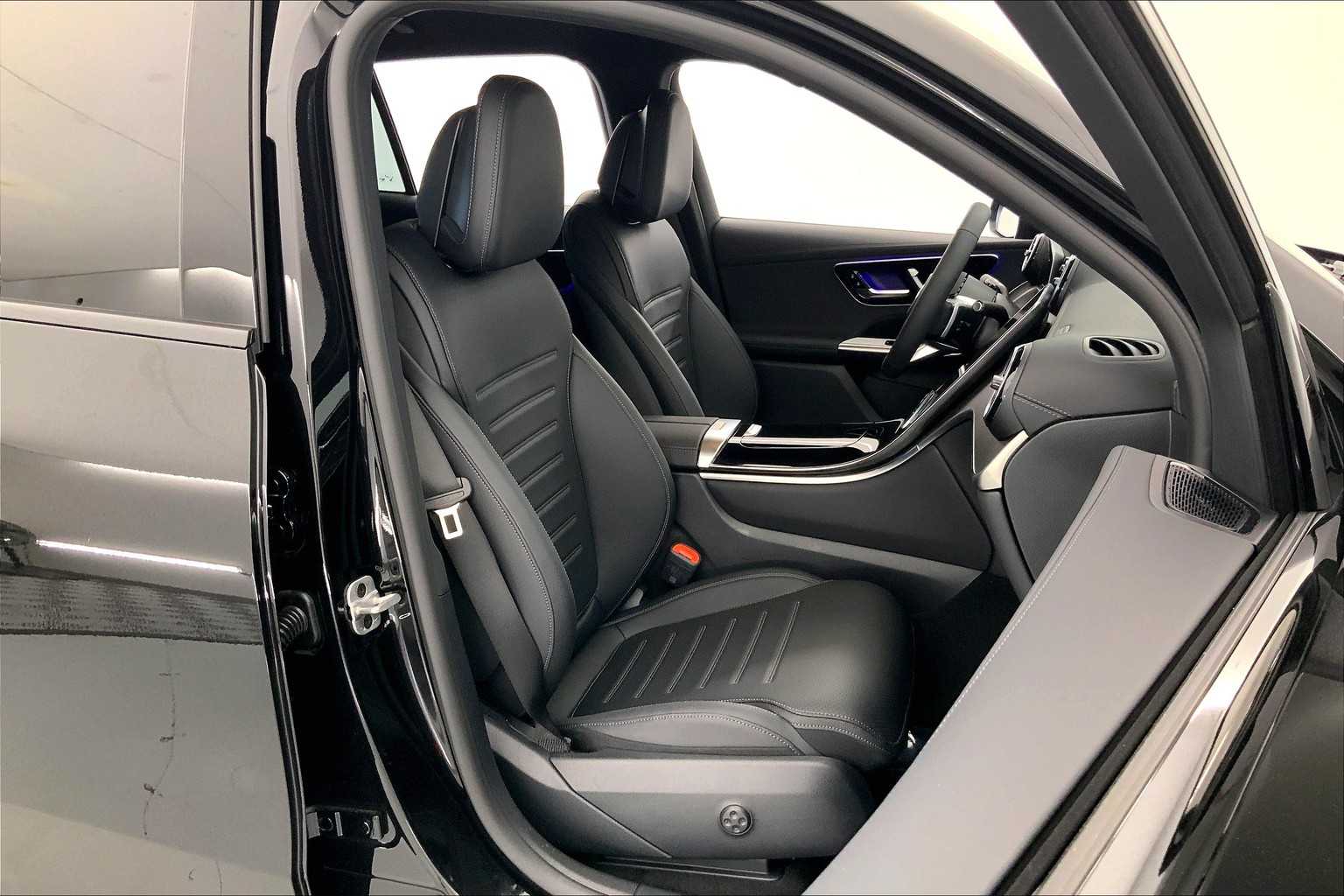 2025 Mercedes Benz GLC 300 4MATIC photo 14