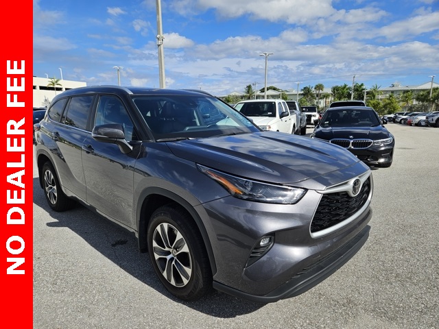 2024 Toyota Highlander XLE's photo