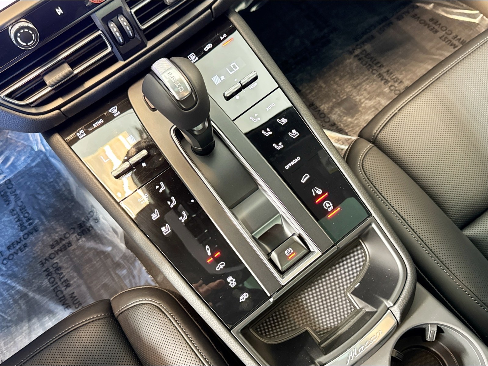 2025 Porsche Macan S photo 13