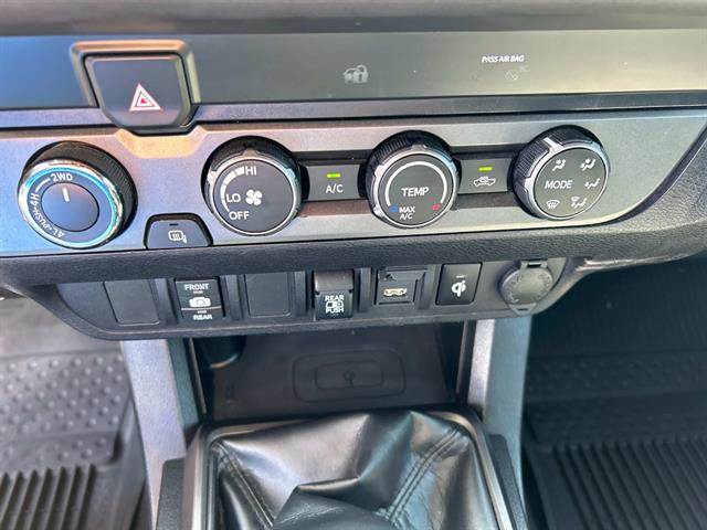 2020 Toyota Tacoma SR V6 photo 27