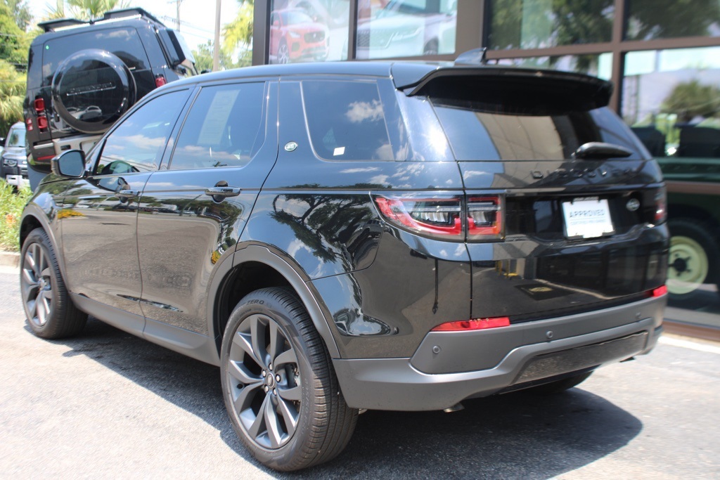 2023 Land Rover Discovery Sport SE photo 3