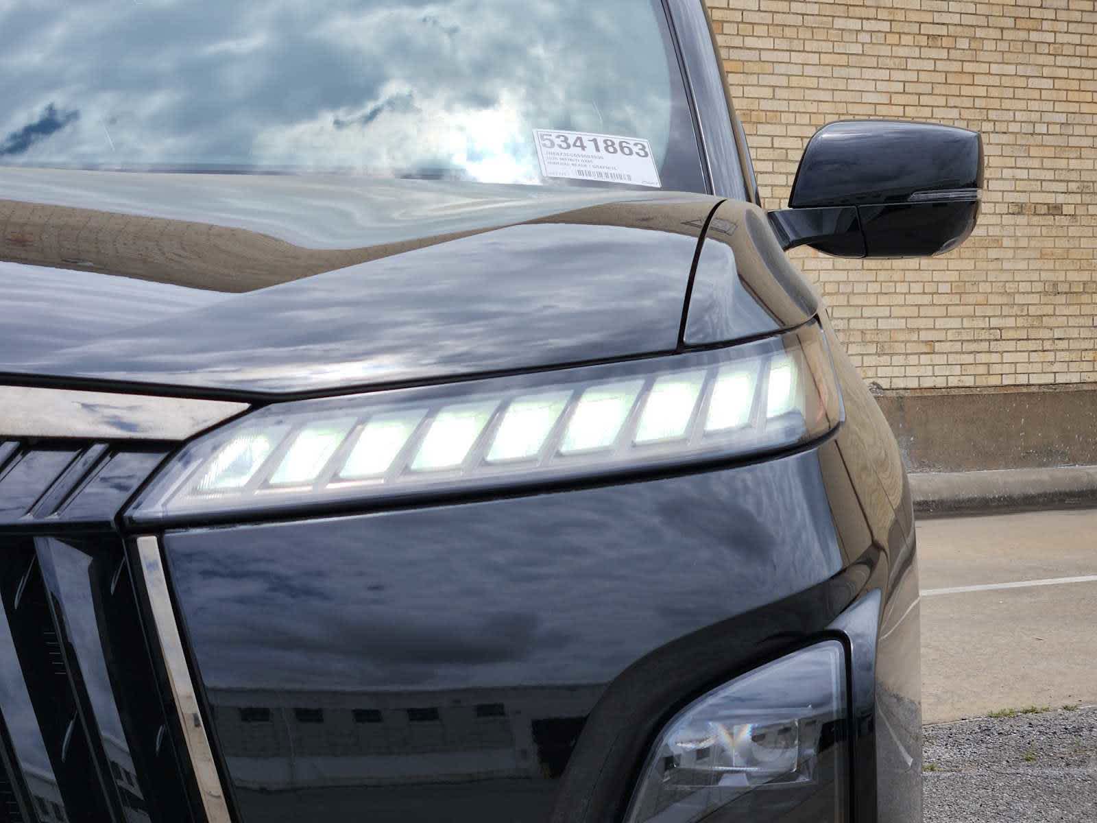 2025 Infiniti QX80 photo 5