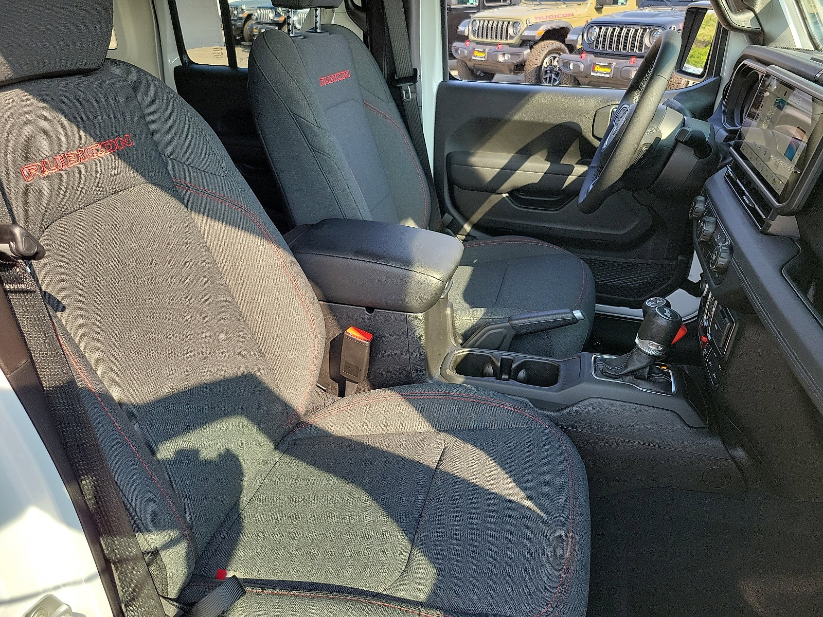 2025 Jeep Wrangler Rubicon photo 14