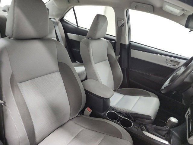 2017 Toyota Corolla LE photo 11