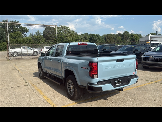2025 Chevrolet Colorado Work Truck LT photo 2
