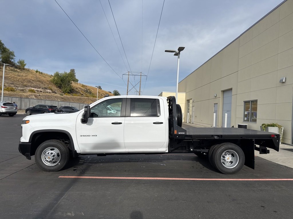 2025 Chevrolet Silverado 3500HD Work Truck photo 2