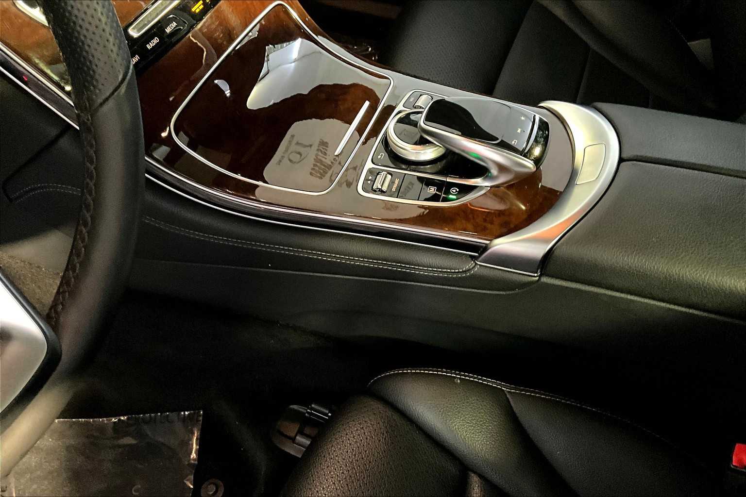 2019 Mercedes Benz GLC 300 4MATIC photo 13