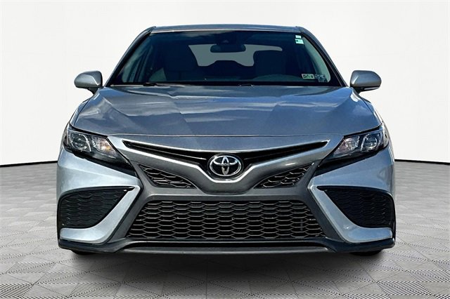 2022 Toyota Camry SE photo 2