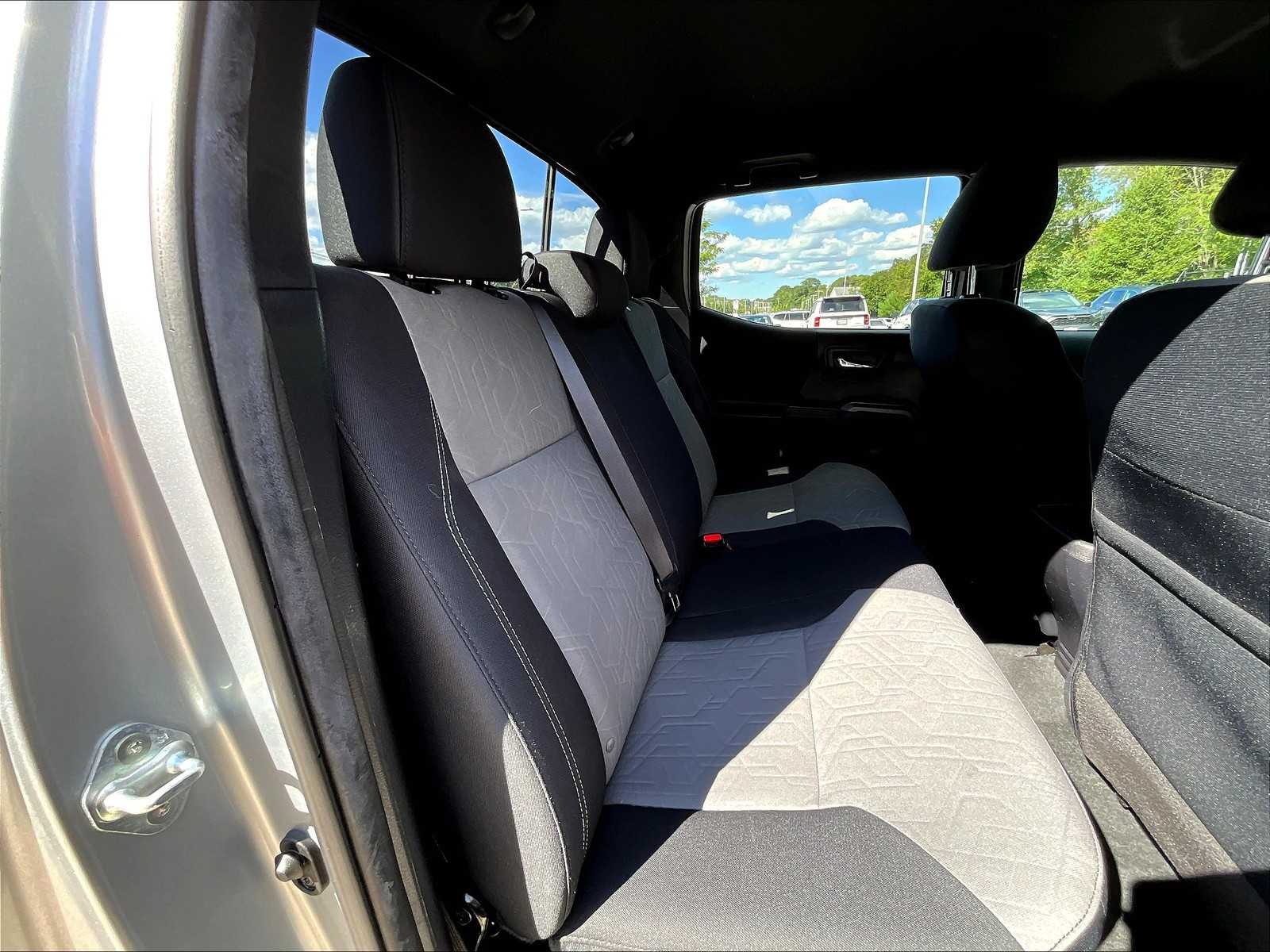 2023 Toyota Tacoma TRD photo 16