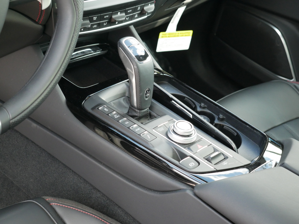 2024 Maserati Levante GT photo 26
