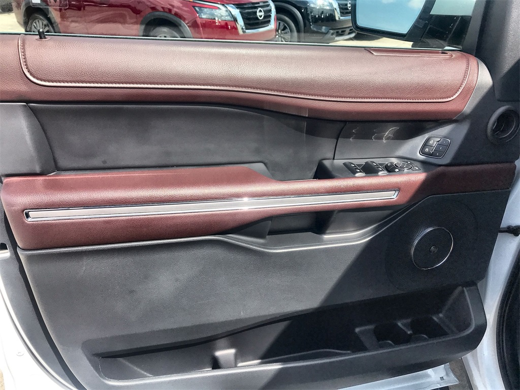 2023 Ford Expedition MAX Limited photo 12