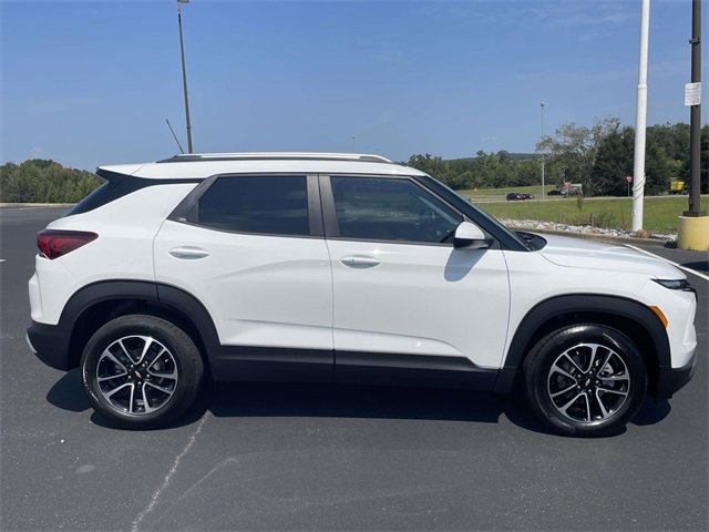 2026 Chevrolet Trailblazer LT photo 2