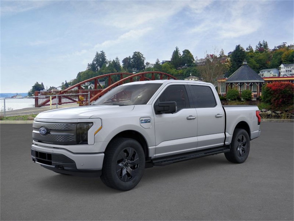 2025 Ford F-150 Lightning Flash's photo