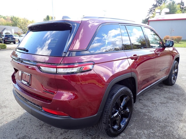 2023 Jeep Grand Cherokee Limited photo 4