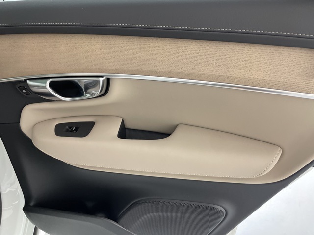 2026 Volvo XC90 AWD Plus photo 42