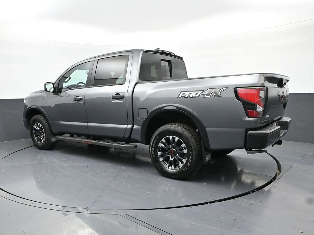 2024 Nissan Titan PRO-4X photo 6