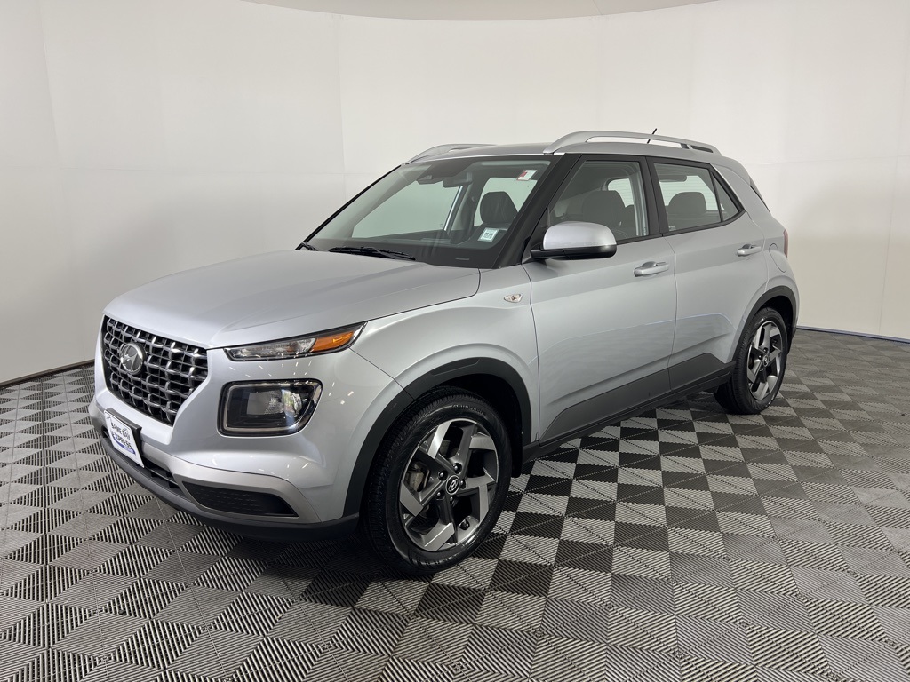 2023 Hyundai Venue SEL photo 22