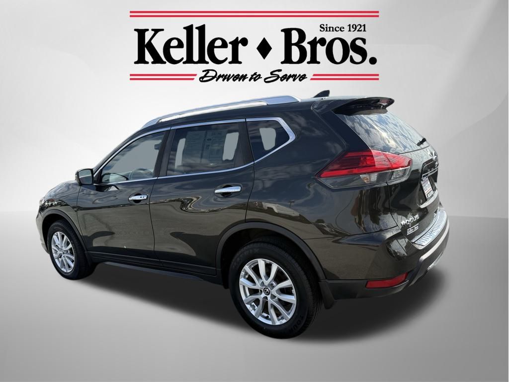 2017 Nissan Rogue SV photo 5