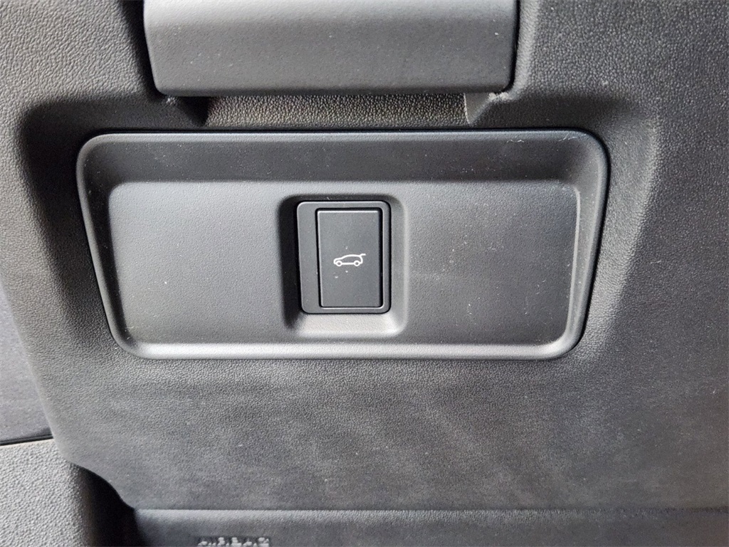 2024 Land Rover Range Rover Evoque S photo 17