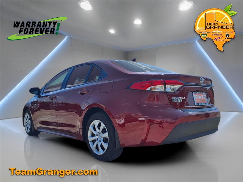 2025 Toyota Corolla LE photo 4