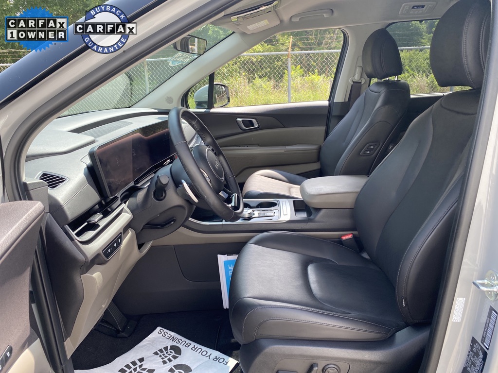 2025 Kia Carnival EX photo 23