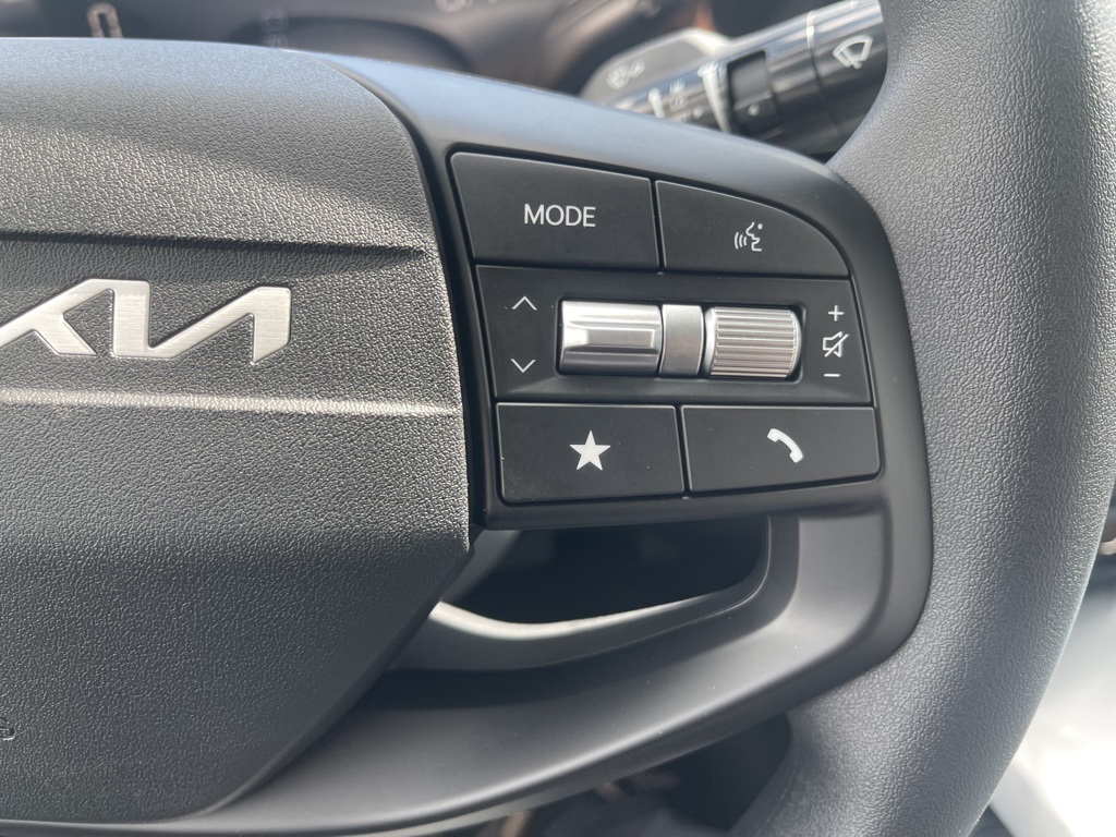 2025 Kia K4 LXS photo 16