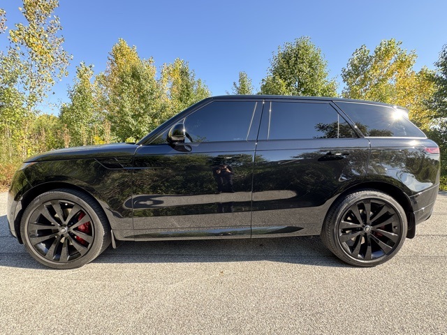 2025 Land Rover Range Rover Sport SE photo 9