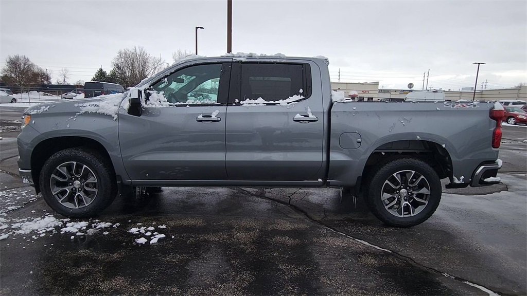 2023 Chevrolet Silverado 1500 LT photo 4