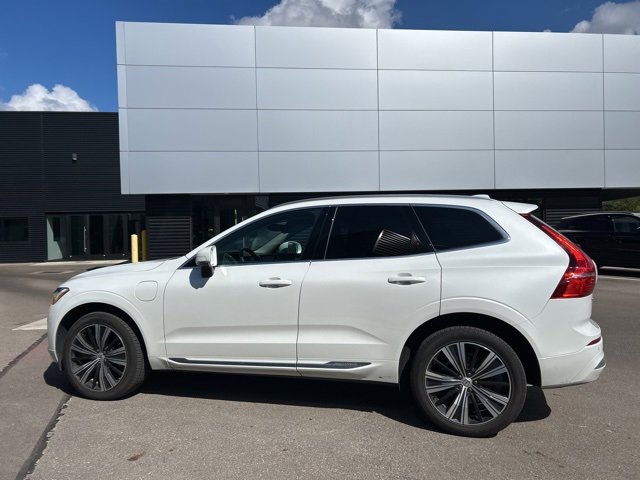 2022 Volvo XC60 Recharge Hybrid Inscription photo 7