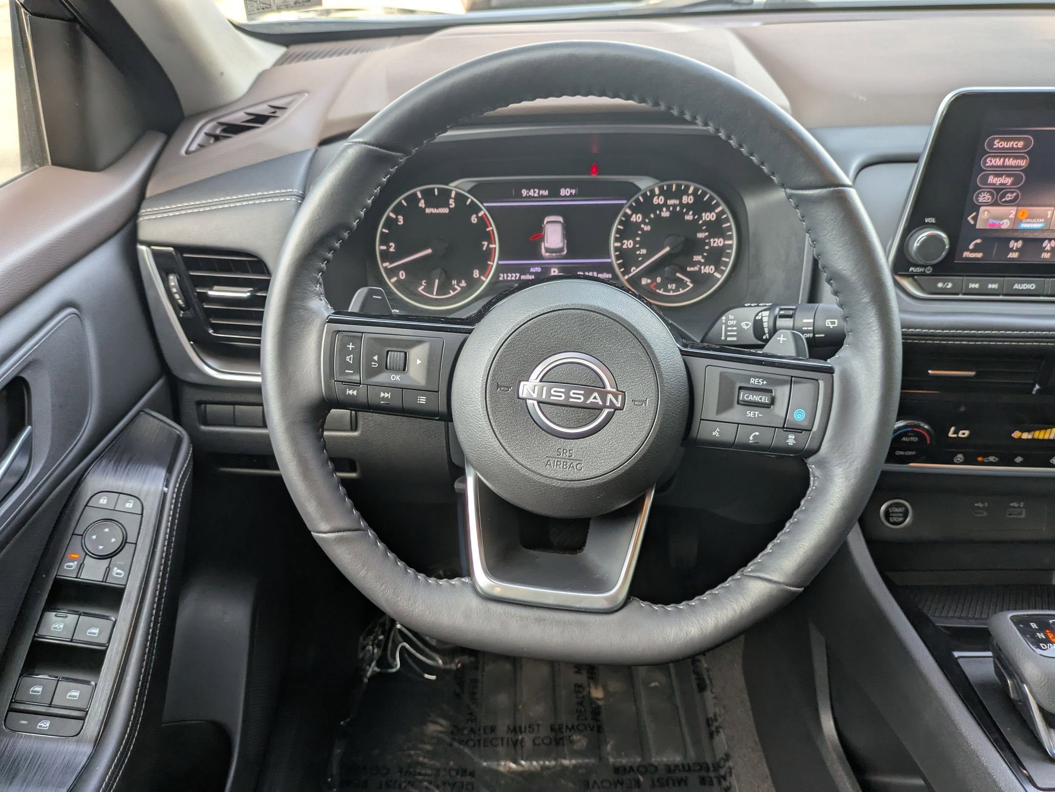 2022 Nissan Rogue SV photo 17