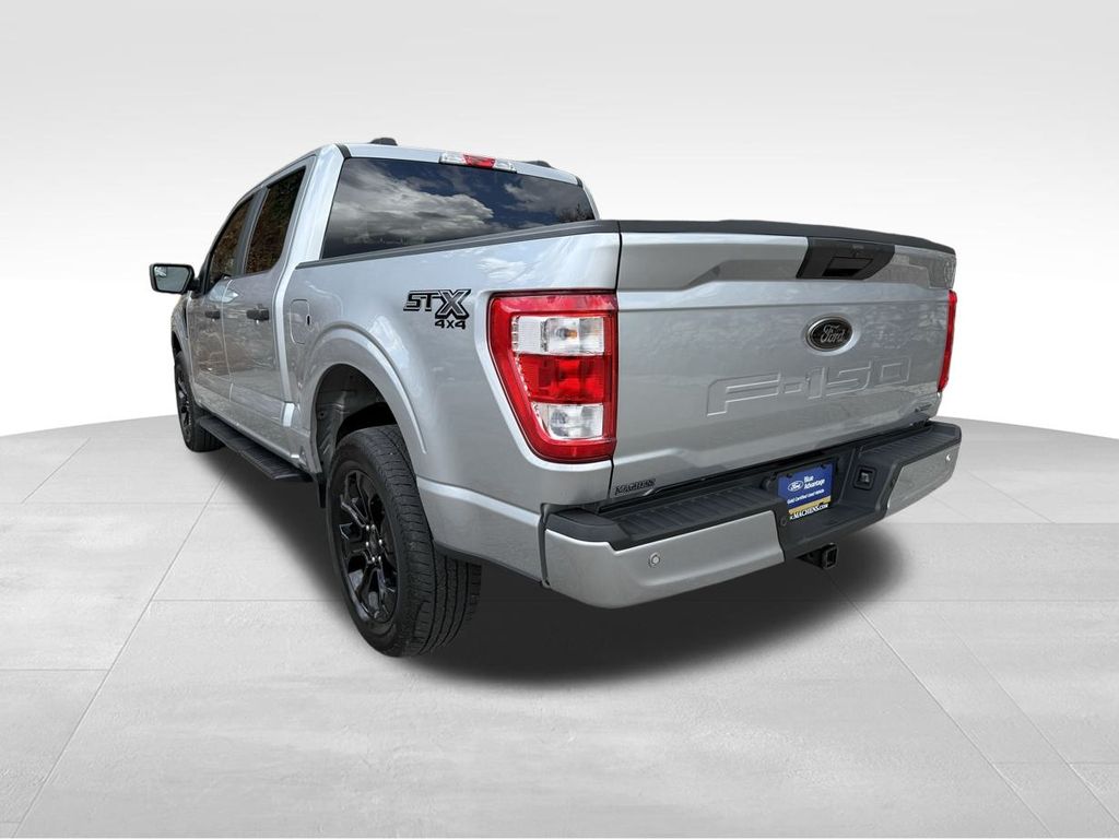 2022 Ford F-150 XL photo 2