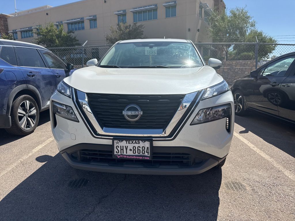 2023 Nissan Rogue SV photo 3