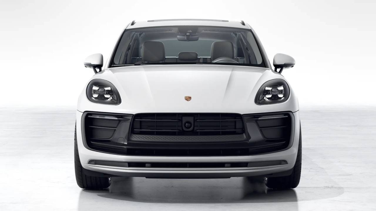 2026 Porsche Macan T photo 9