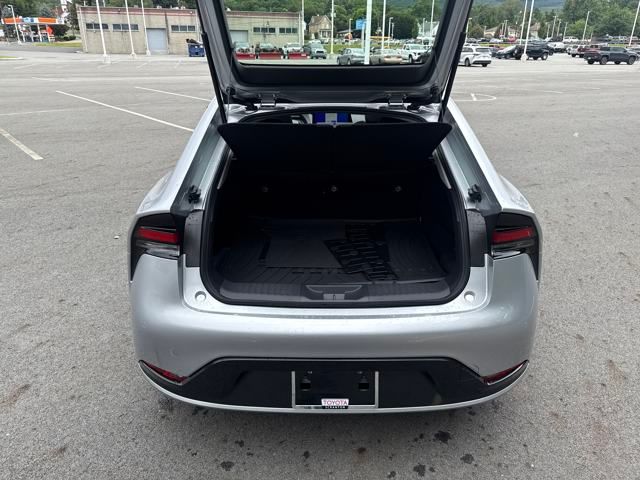 2025 Toyota Prius XLE photo 16