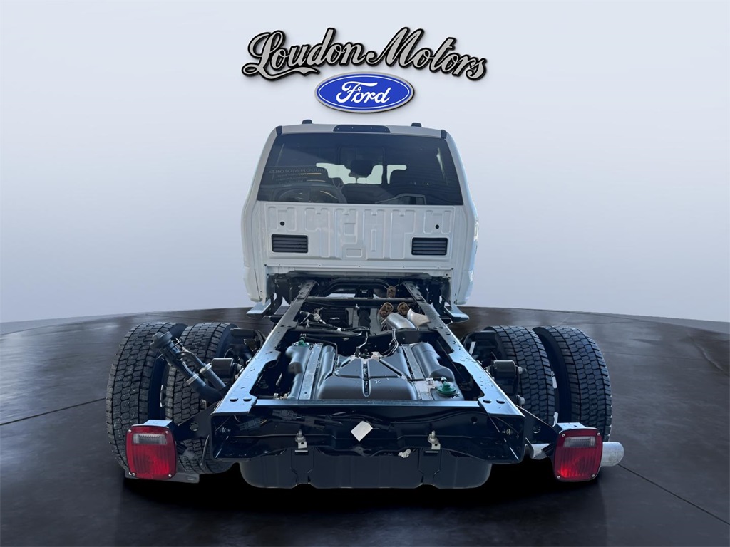 2024 Ford F-550 photo 4