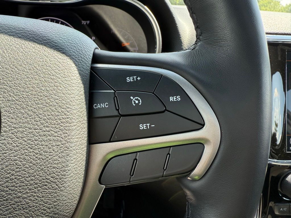 Used 2022 Red Jeep Laredo X image 16