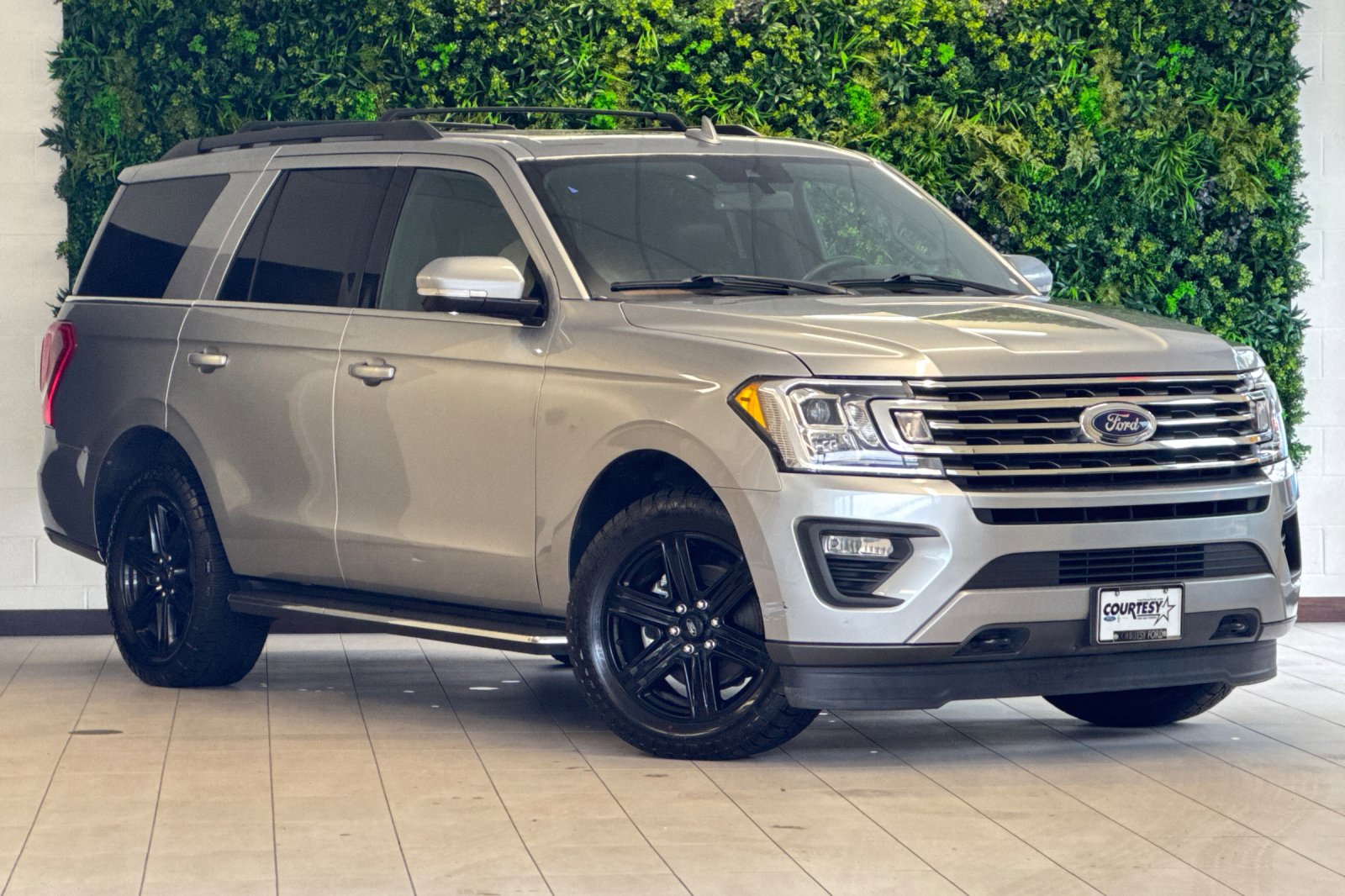 2020 Ford Expedition XLT's photo