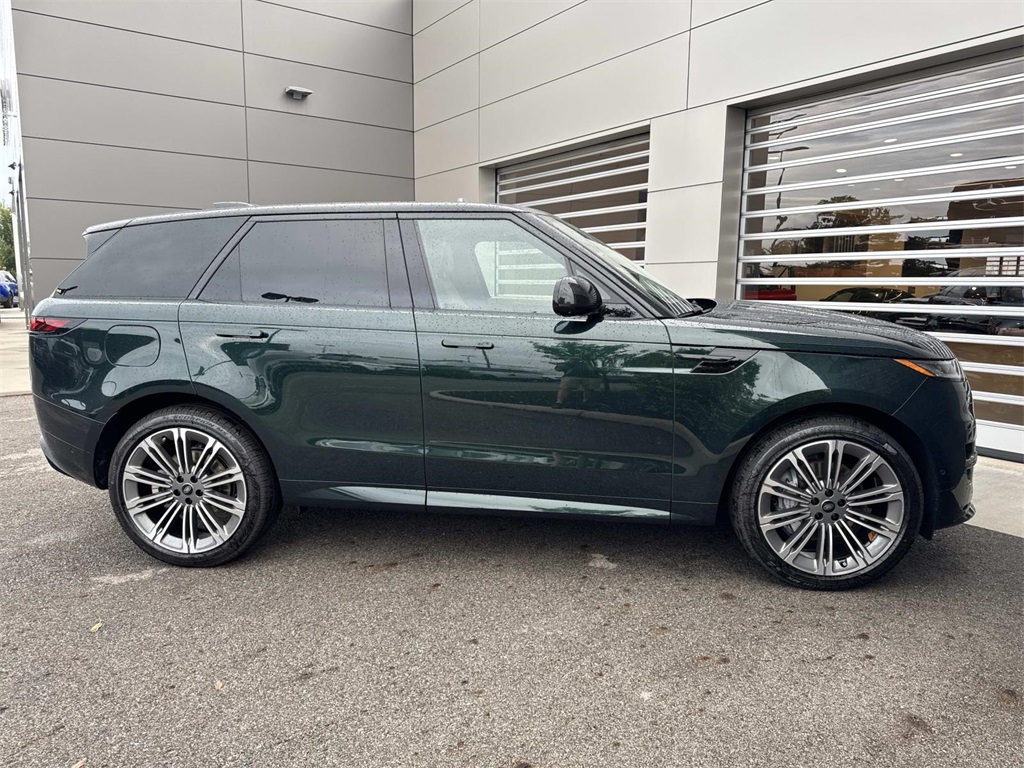 2025 Land Rover Range Rover Sport SE photo 9