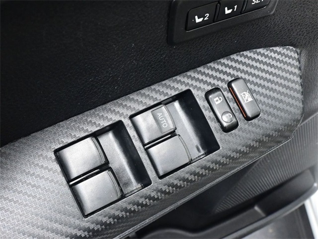 2015 Toyota RAV4 Limited photo 4