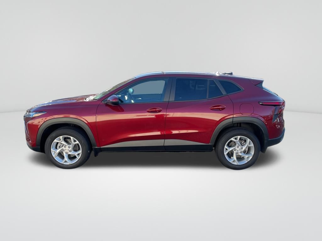 2024 Chevrolet Trax LS photo 2