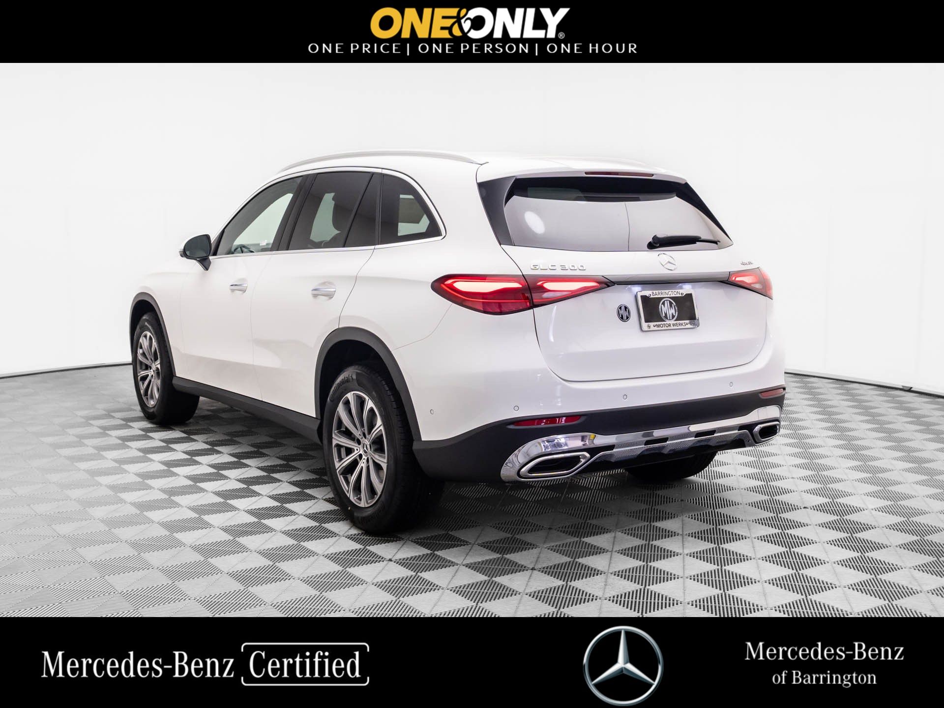 2025 Mercedes Benz GLC 300 4MATIC photo 2