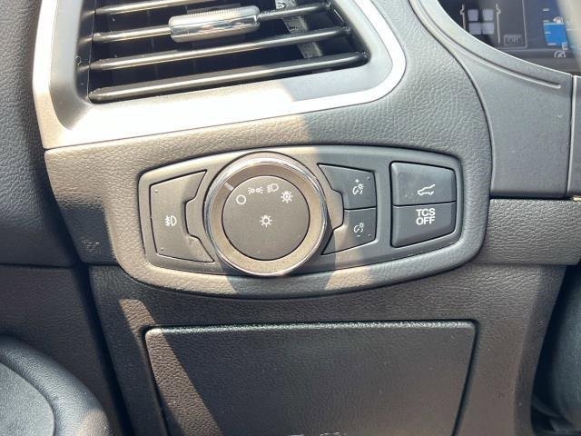 2022 Ford Edge SEL photo 29