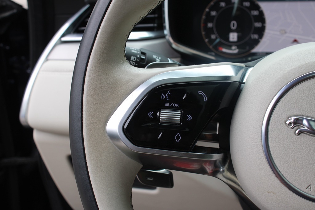 2024 Jaguar F-PACE R-Dynamic S P400 photo 11
