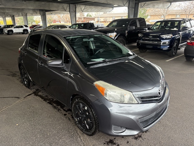 2013 Toyota Yaris L photo 3