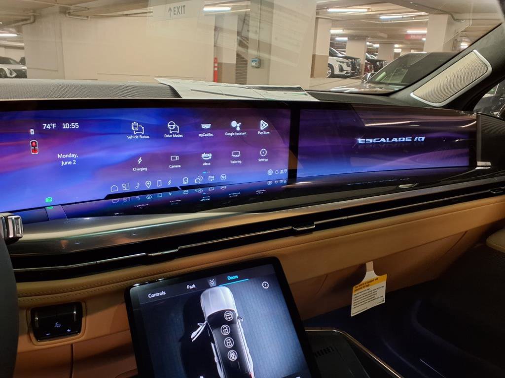 2025 Cadillac Escalade IQ Luxury photo 19