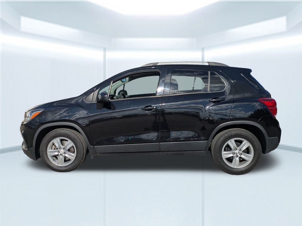 2021 Chevrolet Trax LT photo 2