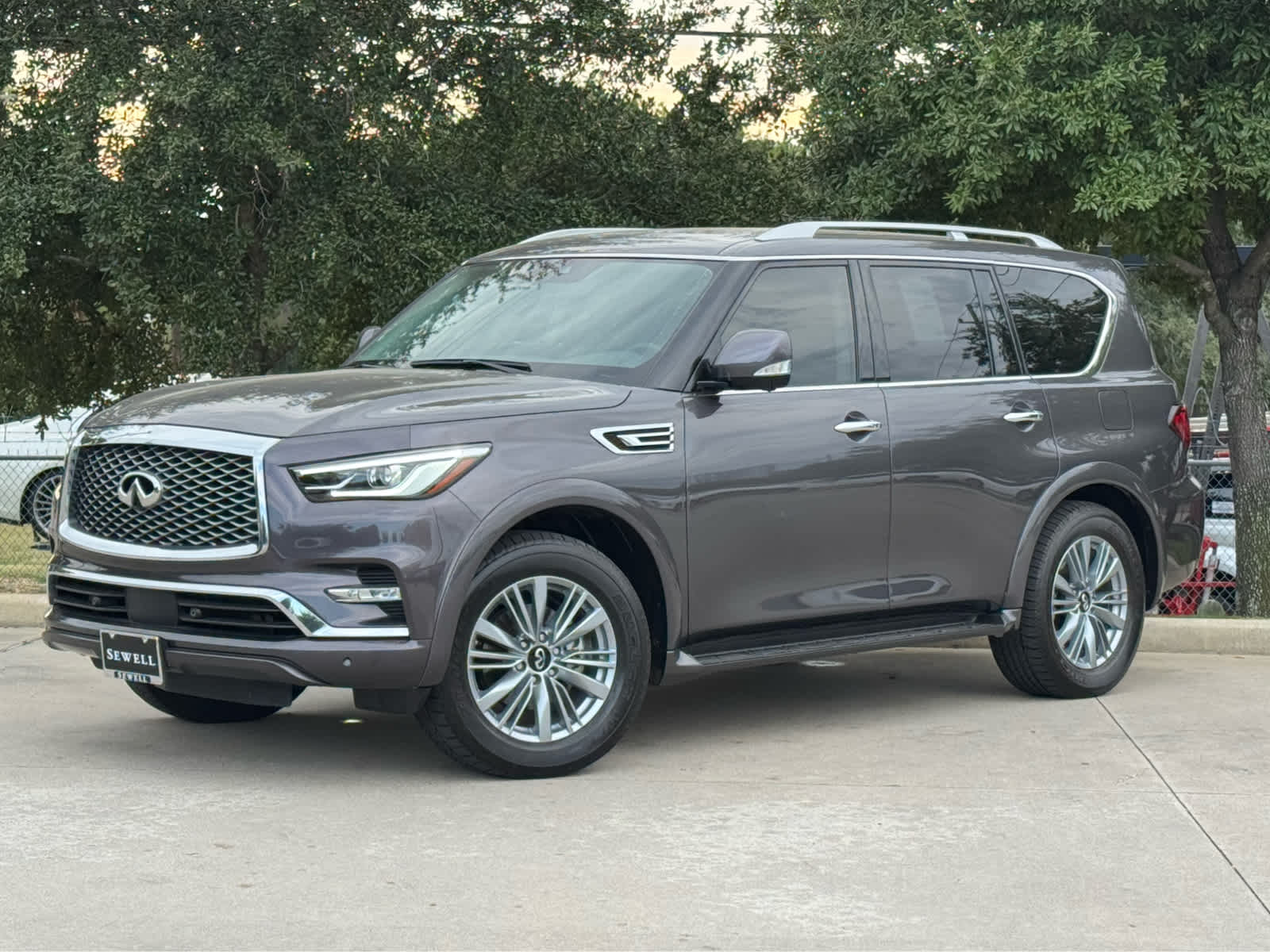 2024 INFINITI QX80 Luxe 4WD's photo