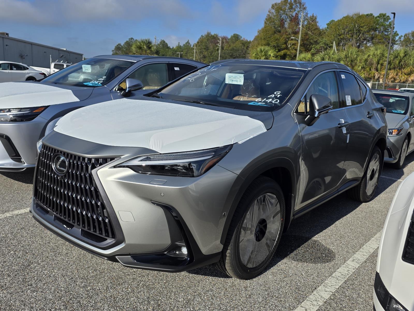 2026 Lexus NX PHEV 450h+'s photo