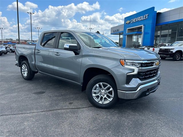 2026 Chevrolet Silverado 1500 LT photo 2