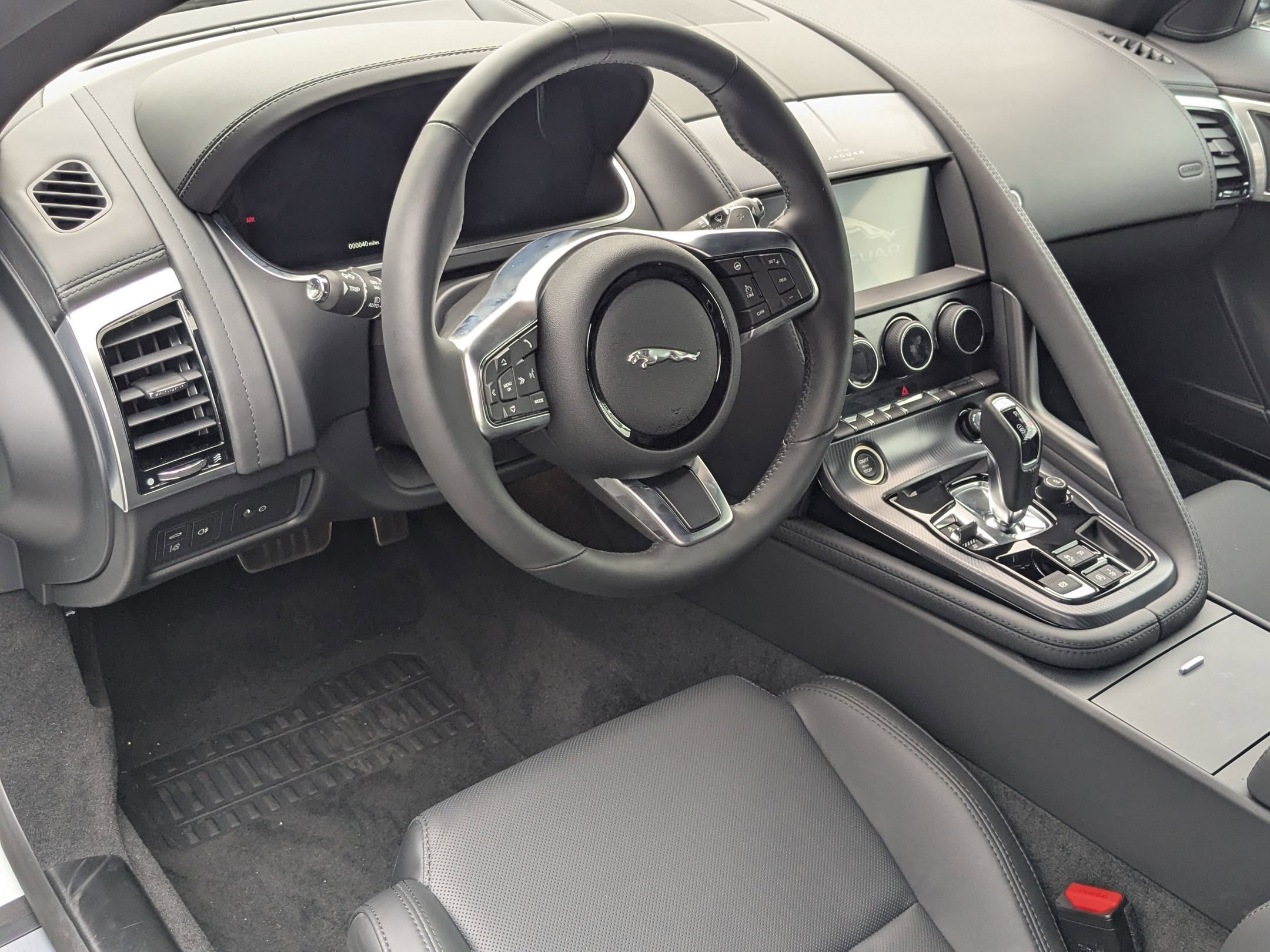 2024 Jaguar F-TYPE P450 R-Dynamic photo 3